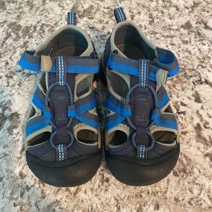 Keen Size 12 outdoor shoes